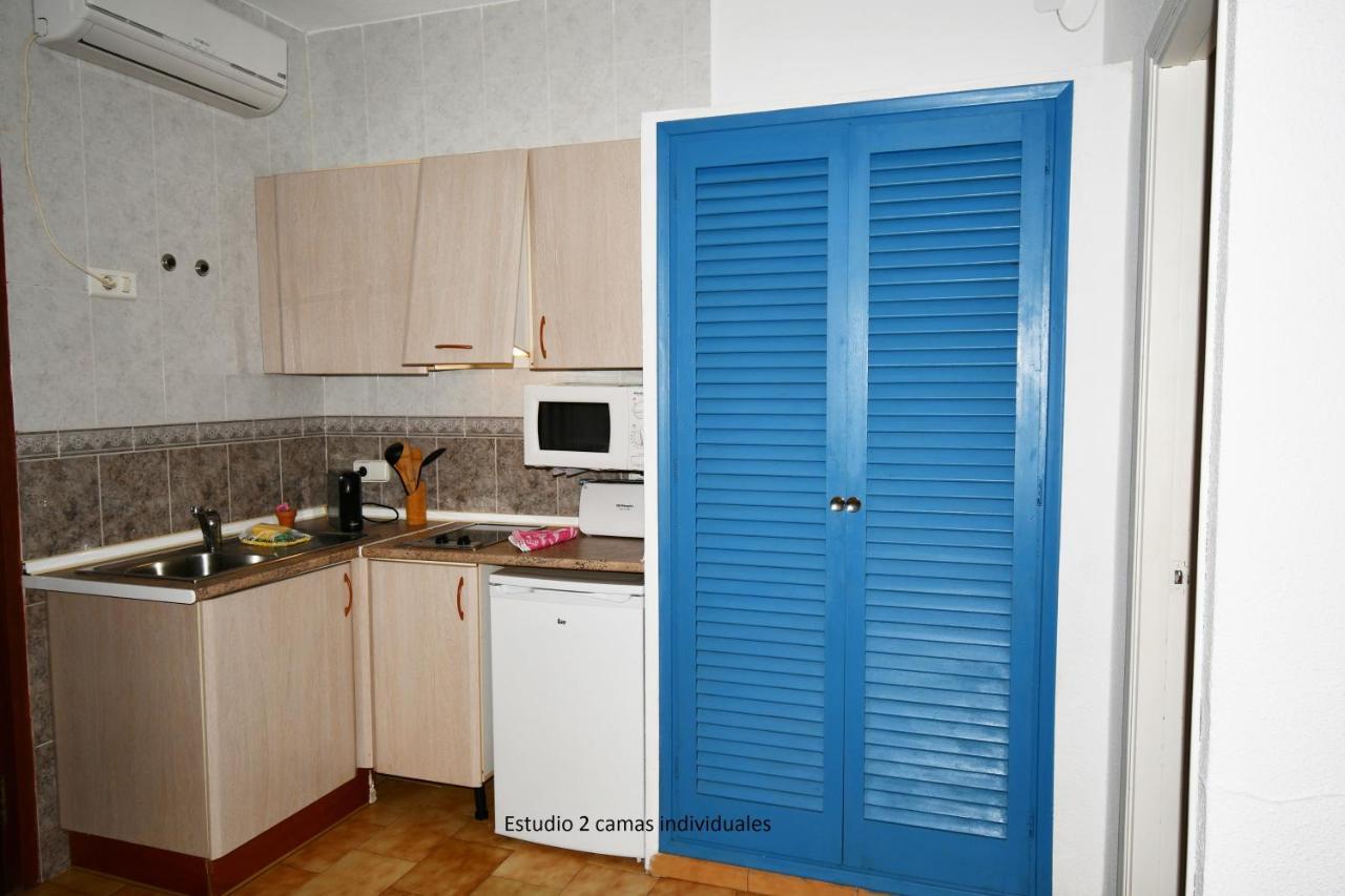 Apartamentos Lesley - Es Pi Playa Migjorn Εξωτερικό φωτογραφία