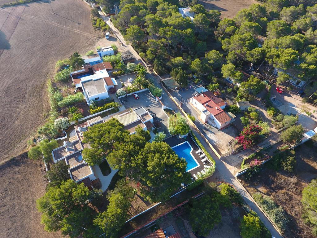 Apartamentos Lesley - Es Pi Playa Migjorn Εξωτερικό φωτογραφία
