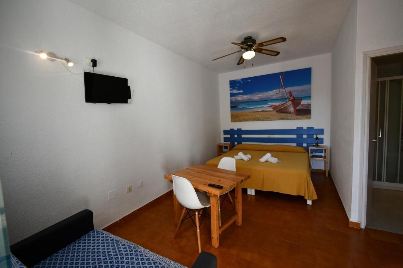Apartamentos Lesley - Es Pi Playa Migjorn Εξωτερικό φωτογραφία